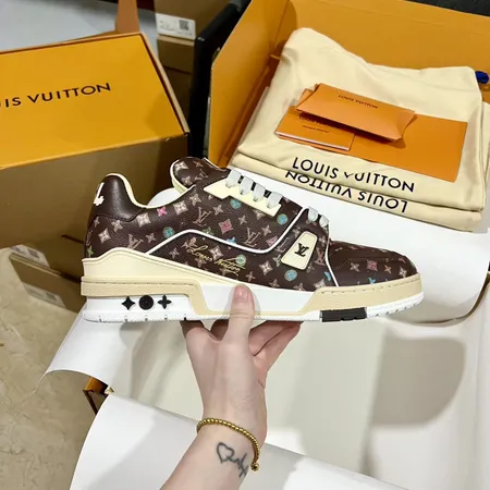 ルイヴィトン カジュアルシューズ