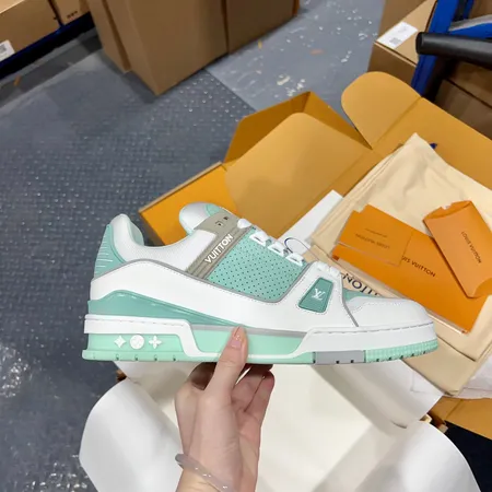 ルイヴィトン カジュアルシューズ