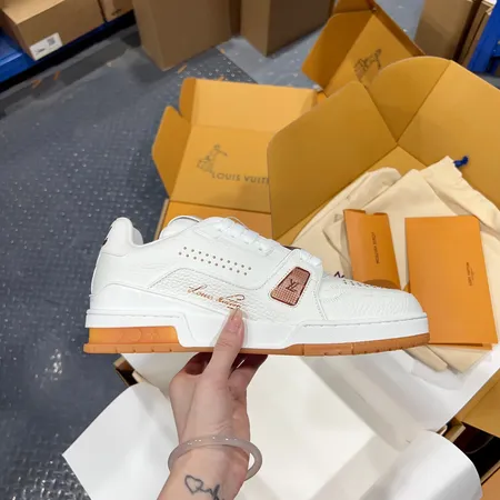 ルイヴィトン カジュアルシューズ