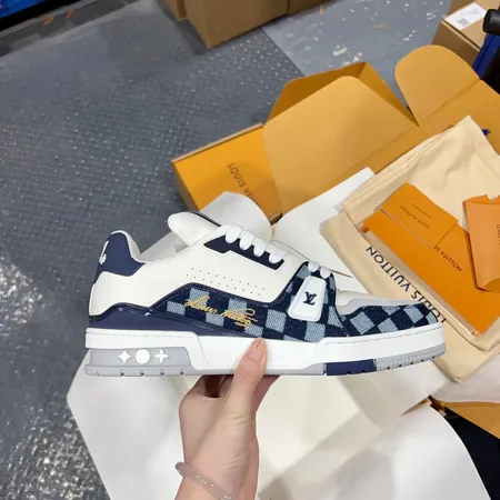 ルイヴィトン カジュアルシューズ