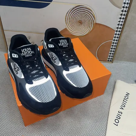 ルイヴィトン スニーカー