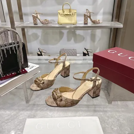 グッチ サンダル
