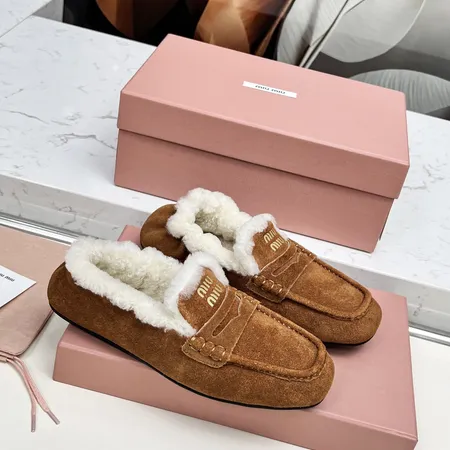 ミュウミュウ カジュアルシューズ