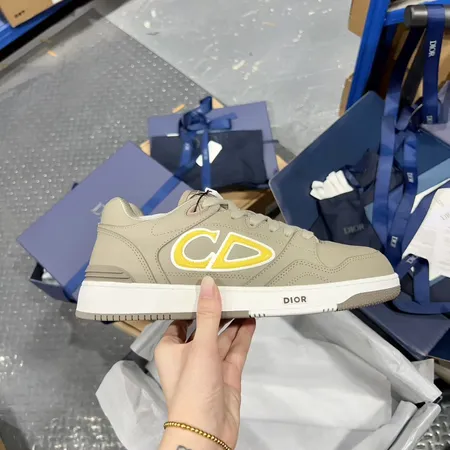 カウズ カジュアルシューズ