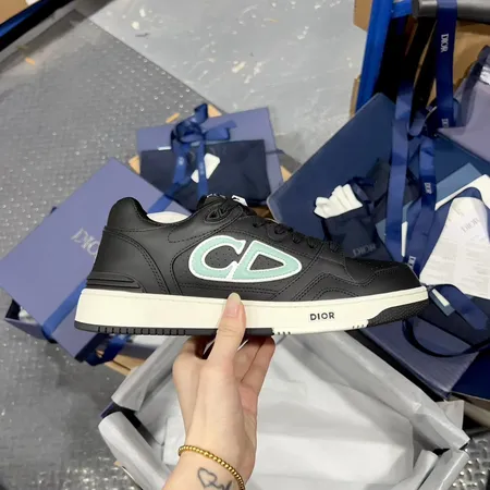 カウズ カジュアルシューズ