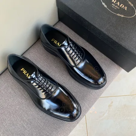 プラダ ビジネスシューズ