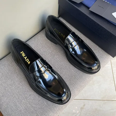 プラダ ビジネスシューズ