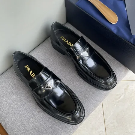 プラダ ビジネスシューズ