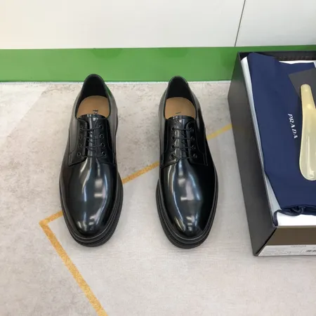 プラダ ビジネスシューズ