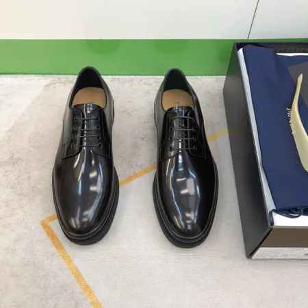 プラダ ビジネスシューズ