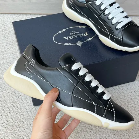 プラダ スニーカー