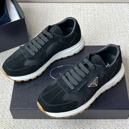 プラダ スニーカー