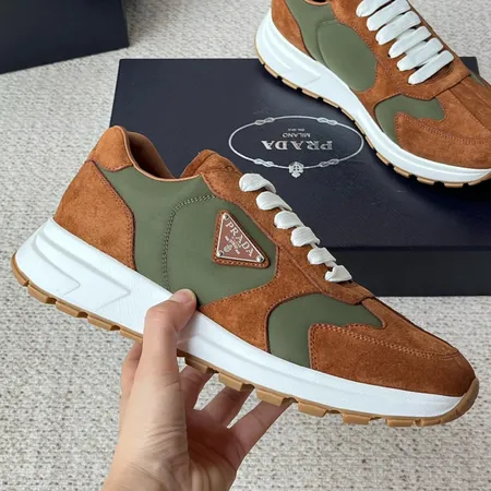 プラダ スニーカー