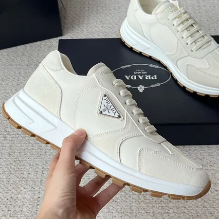 プラダ スニーカー