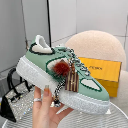 フェンディ カジュアルシューズ