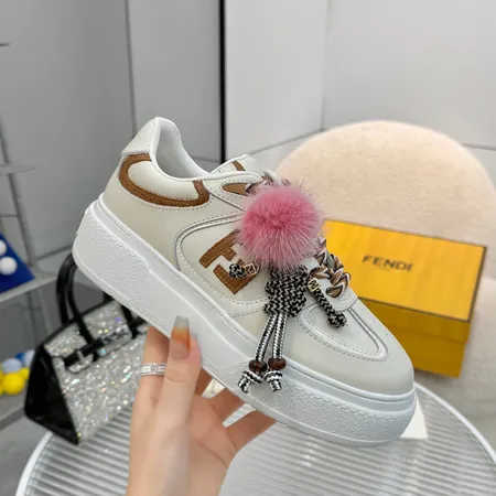 フェンディ カジュアルシューズ