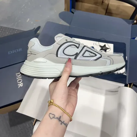 ディオール スニーカー