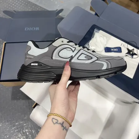 ディオール スニーカー