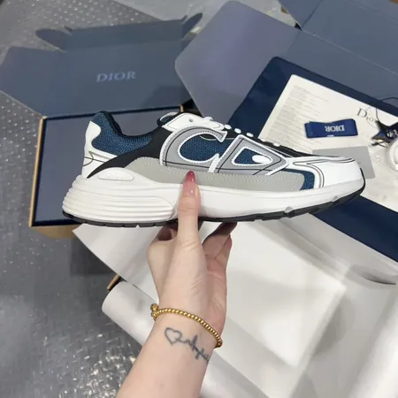 ディオール スニーカー