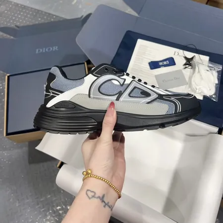 ディオール スニーカー