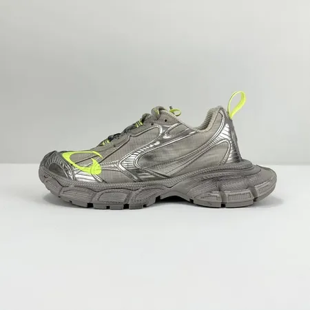 バレンシアガ スニーカー