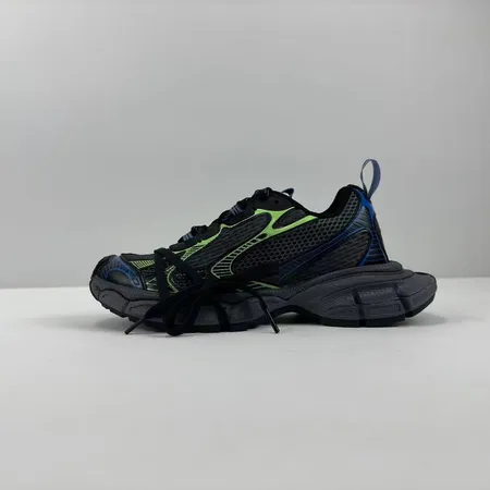 バレンシアガ スニーカー