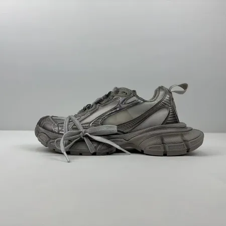 バレンシアガ スニーカー