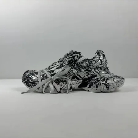 バレンシアガ スニーカー