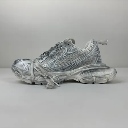 バレンシアガ スニーカー