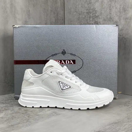 プラダ カジュアルシューズ