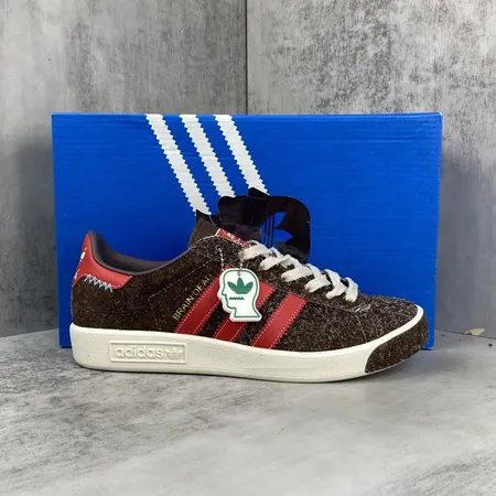 アディダス カジュアルシューズ