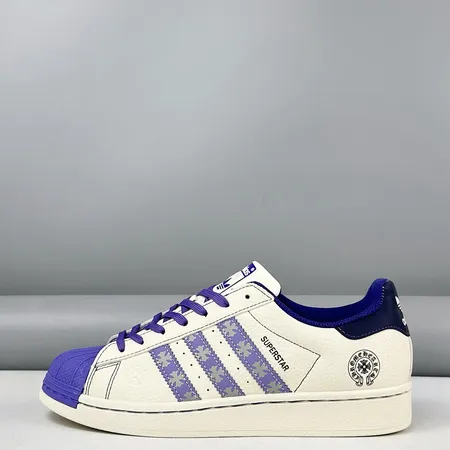 アディダス カジュアルシューズ