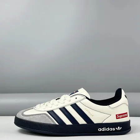 アディダス カジュアルシューズ