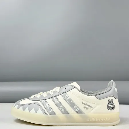 アディダス カジュアルシューズ