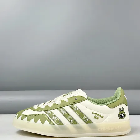 アディダス カジュアルシューズ