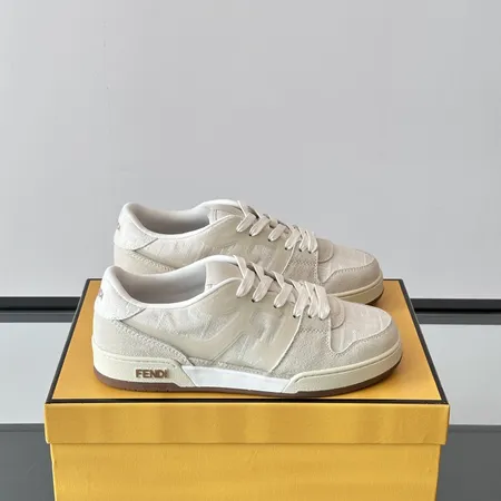 フェンディ カジュアルシューズ