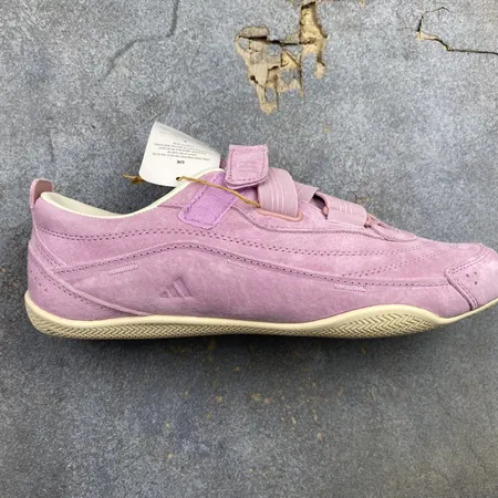 アディダス カジュアルシューズ