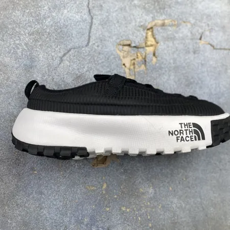 ノースフェイス スニーカー