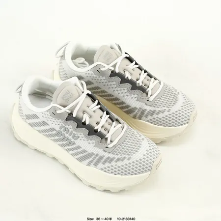 ミュウミュウ スニーカー