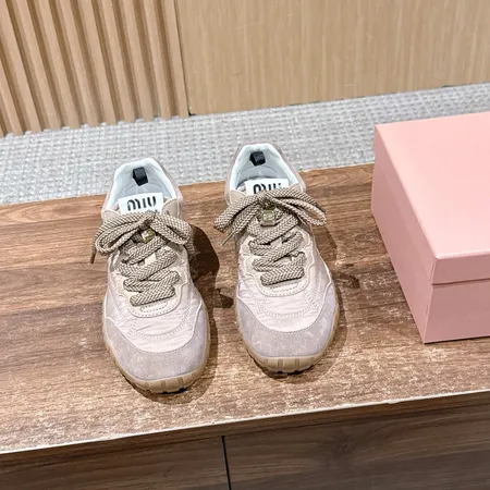ミュウミュウ スニーカー