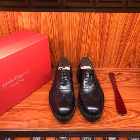 フェラガモ ビジネスシューズ