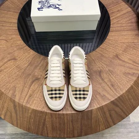 バーバリー ス カジュアルシューズ