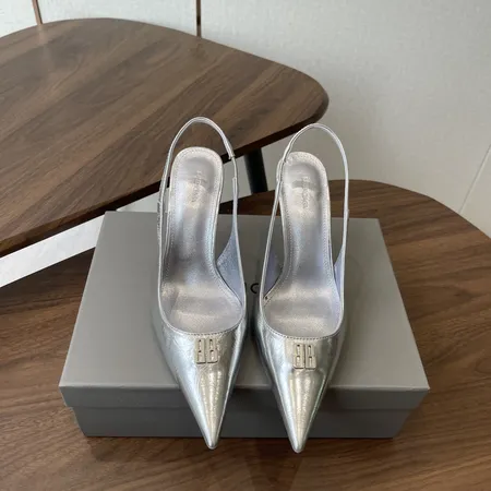 バレンシアガ サンダル