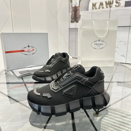 プラダ スニーカー