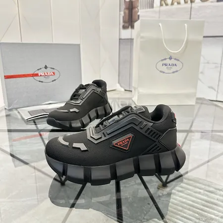 プラダ スニーカー