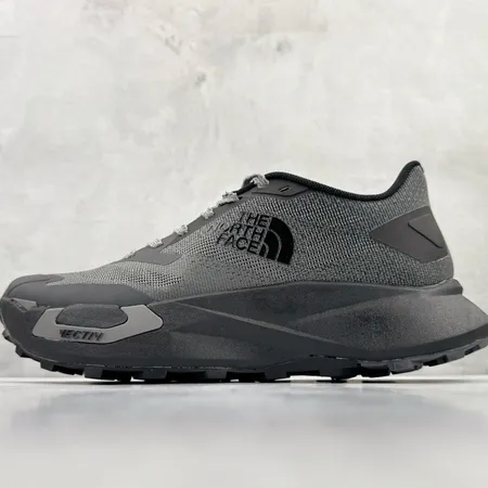 ノースフェイス スニーカー