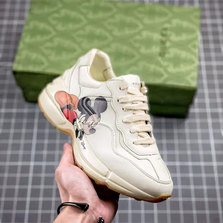 グッチ スニーカー