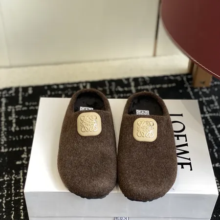 ロエベ カジュアルシューズ