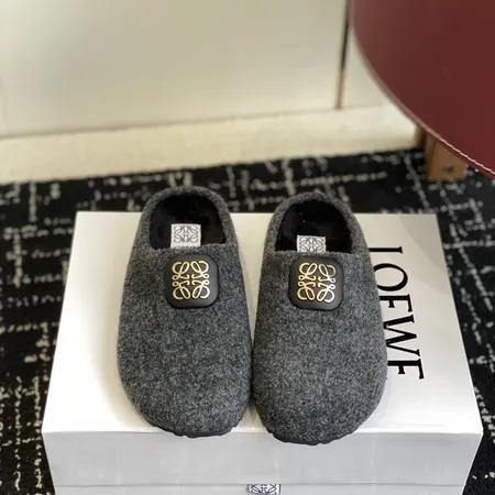 ロエベ カジュアルシューズ