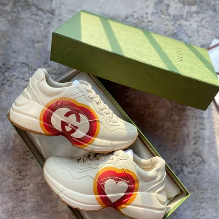 グッチ スニーカー